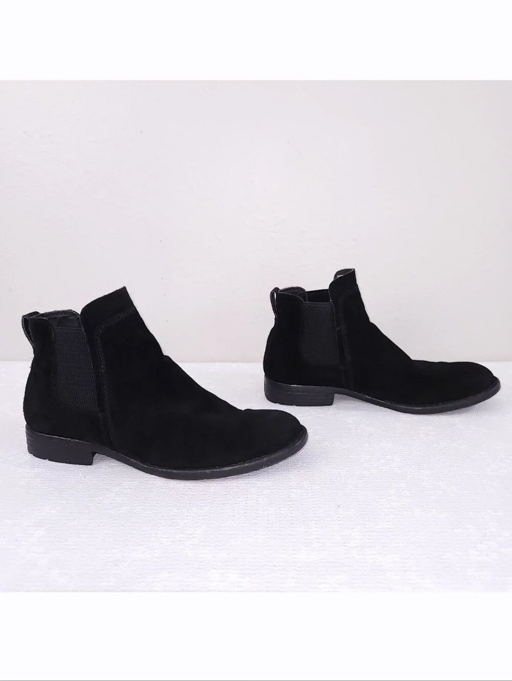 BORN Laney Chelsea Ankle Boots US 9 Black Suede Boots